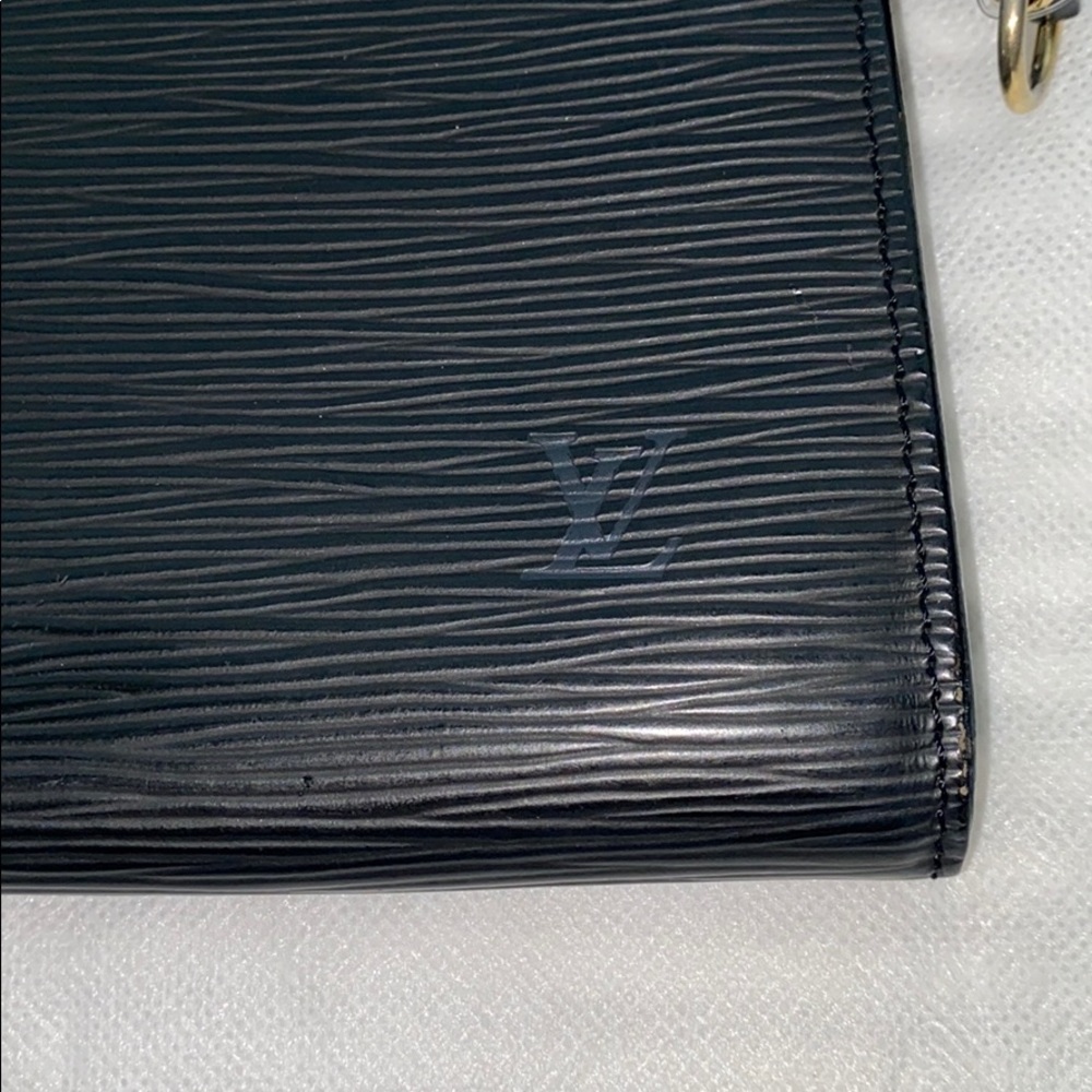 Authentic LV Black Epi Pochette